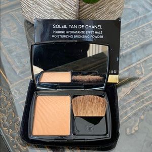 Chanel Moisturizing Bronzing Powder